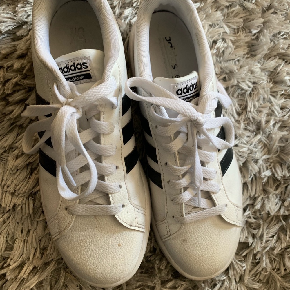 Adidas sneakers memory foam footbed